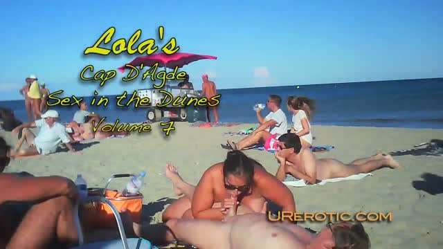 天体浴场沙滩到处都有骚逼人妻性交