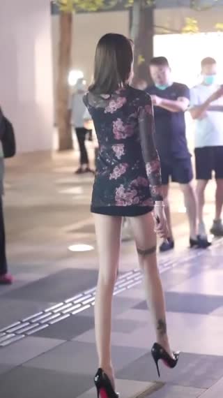 反差婊网红赵一菲抖音已实锤抖音小网红赵一菲变身厕所战神..被全网曝光坚持不退网堪称业界劳模